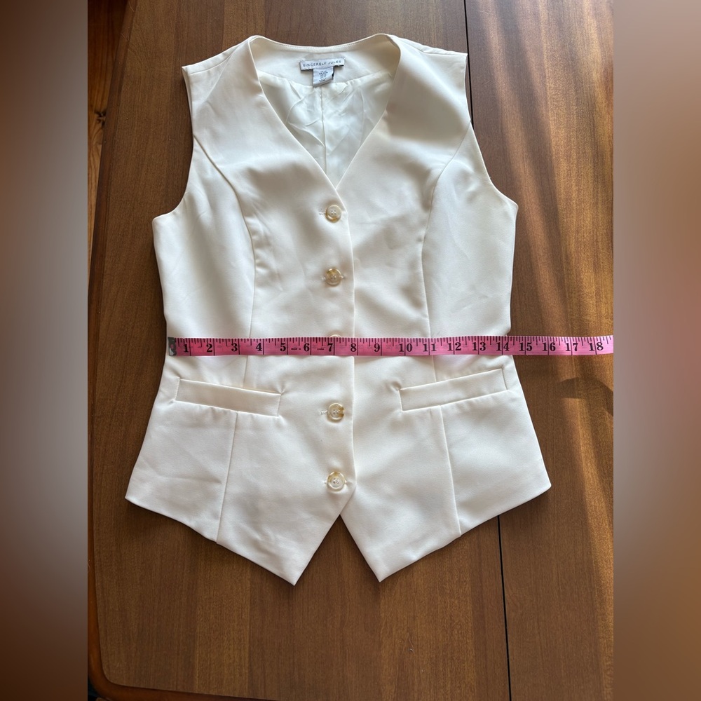 Sincerely Jules Cream Vest - Picture 3 of 6